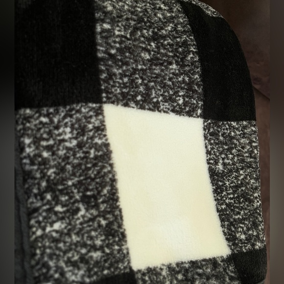 Huntington Home Buffalo Plaid Sherpa Throw Blanket Soft - Picture 3 of 5